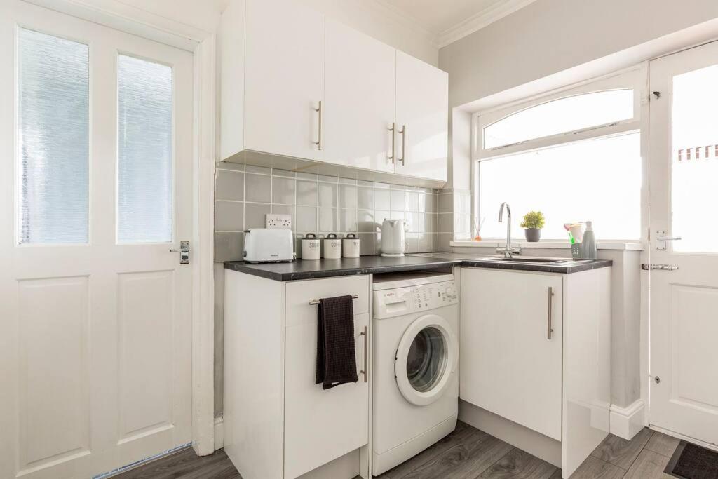 Memory Lane - Beautifully Renovated House Close To Motorway Networks Shevington Exterior photo
